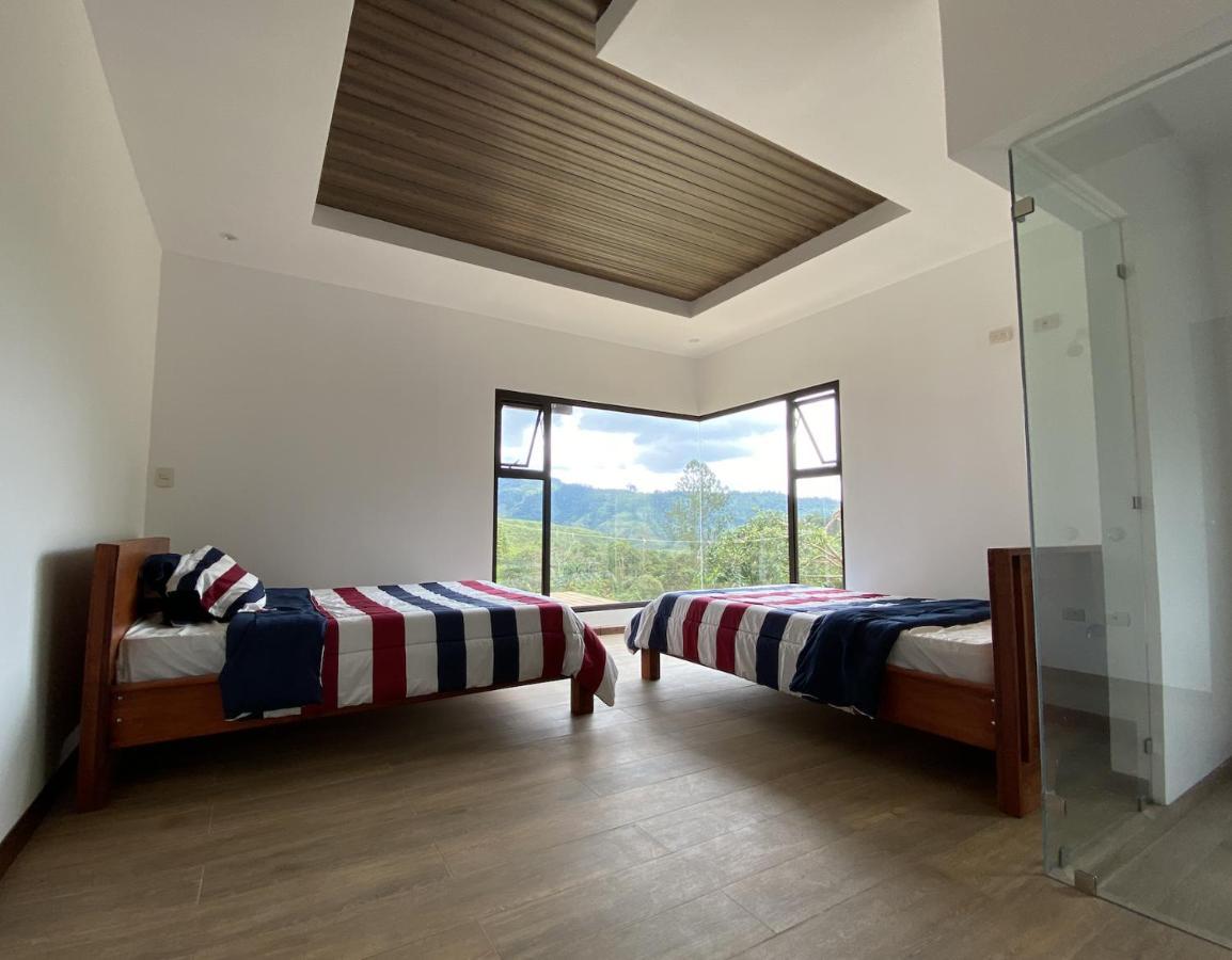 Arte De Plumas Birding Lodge Картаго Екстер'єр фото
